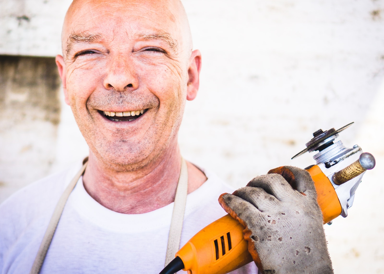 En handyman kan hjælpe med mange forskellige opgaver